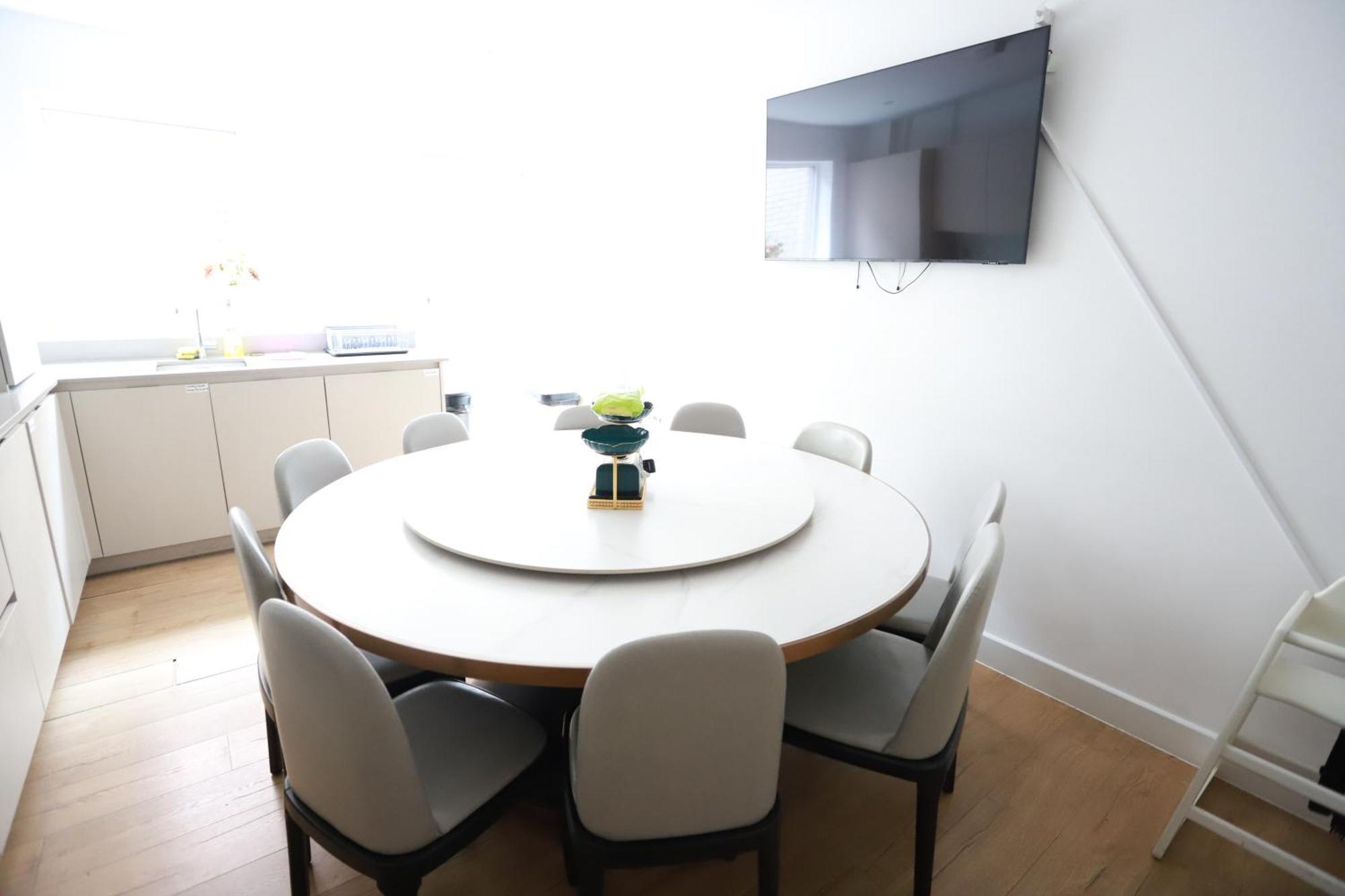 Spacious 3-Story Retreat With Rooftop Terrace And Modern Amenities London Eksteriør bilde